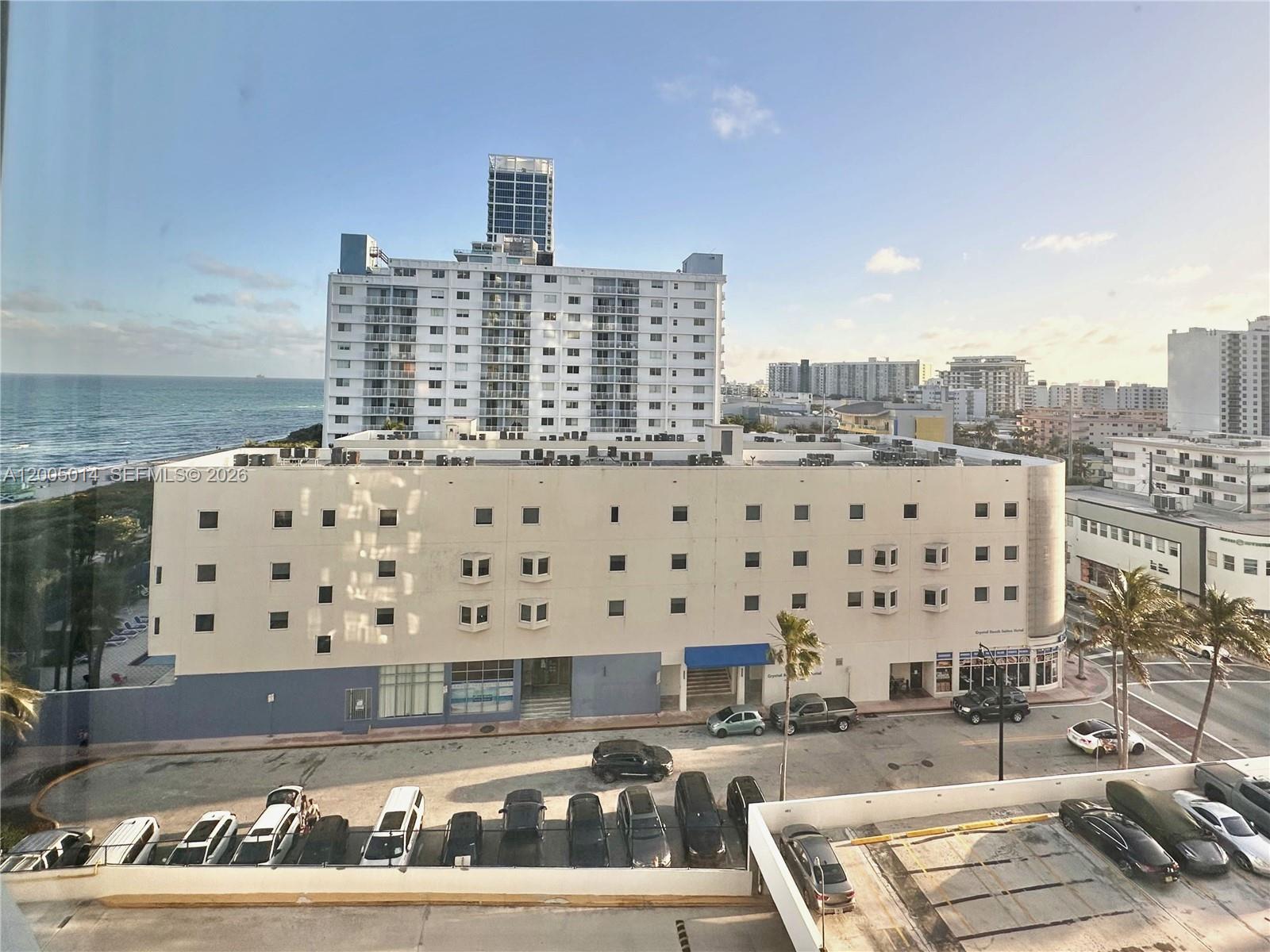 7135 COLLINS AVE # 811