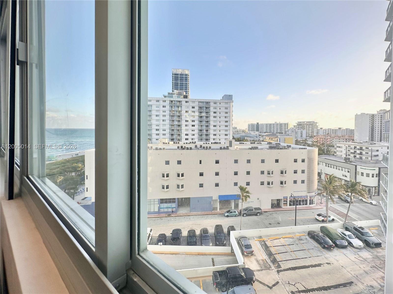 7135 COLLINS AVE # 811