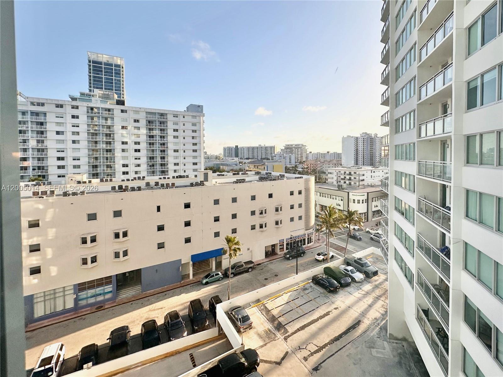 7135 COLLINS AVE # 811