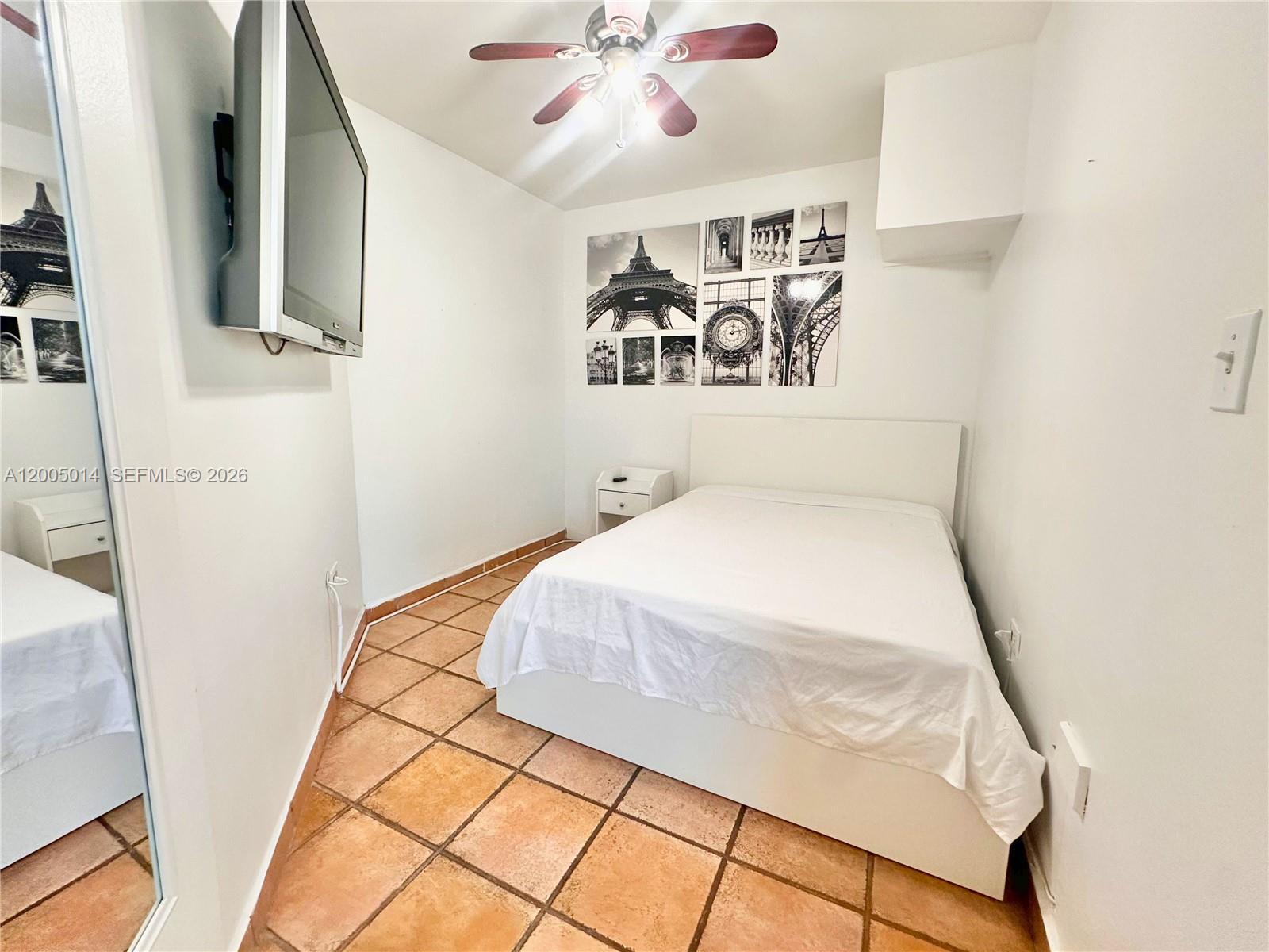7135 COLLINS AVE # 811