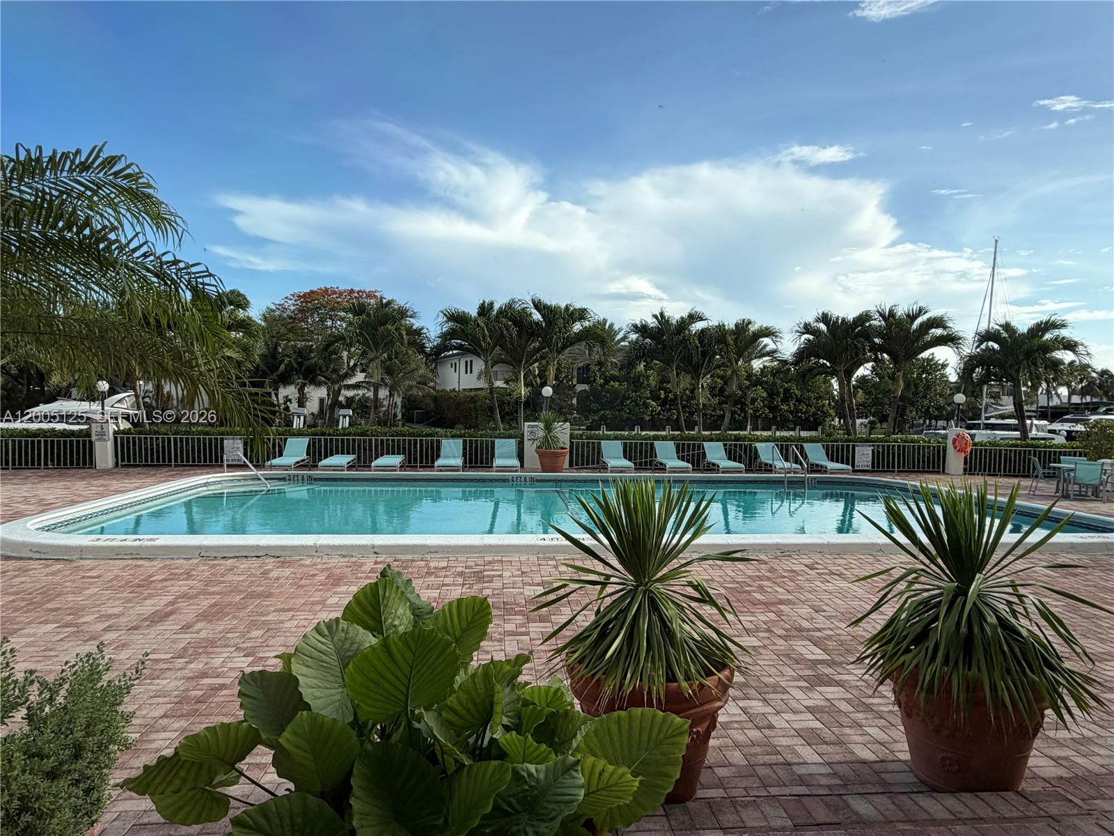 401 Golden Isles Dr # 716