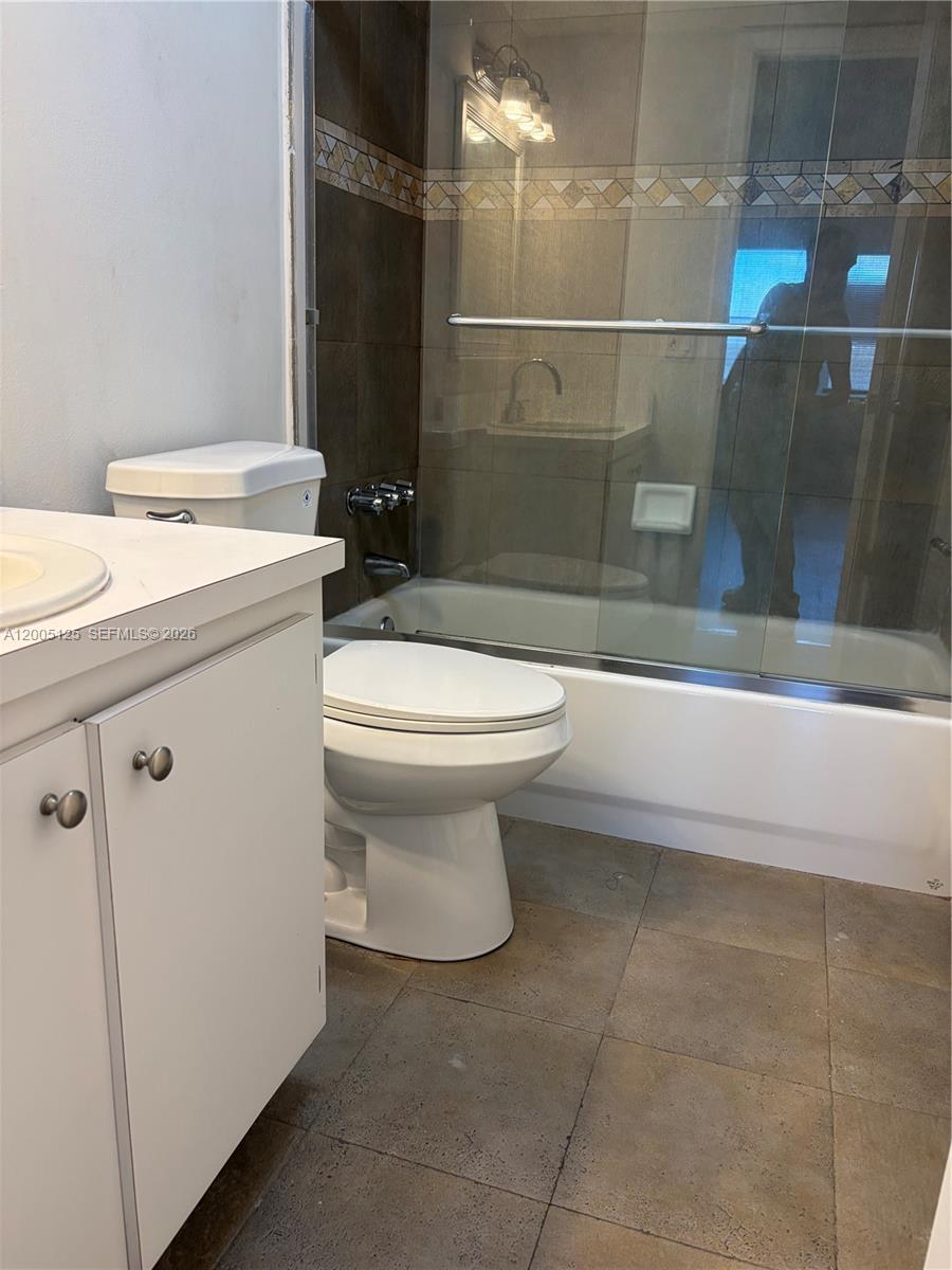 401 Golden Isles Dr # 716