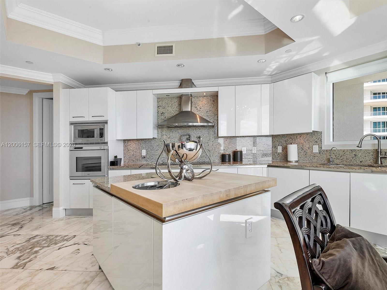 16047 Collins Ave # 2602