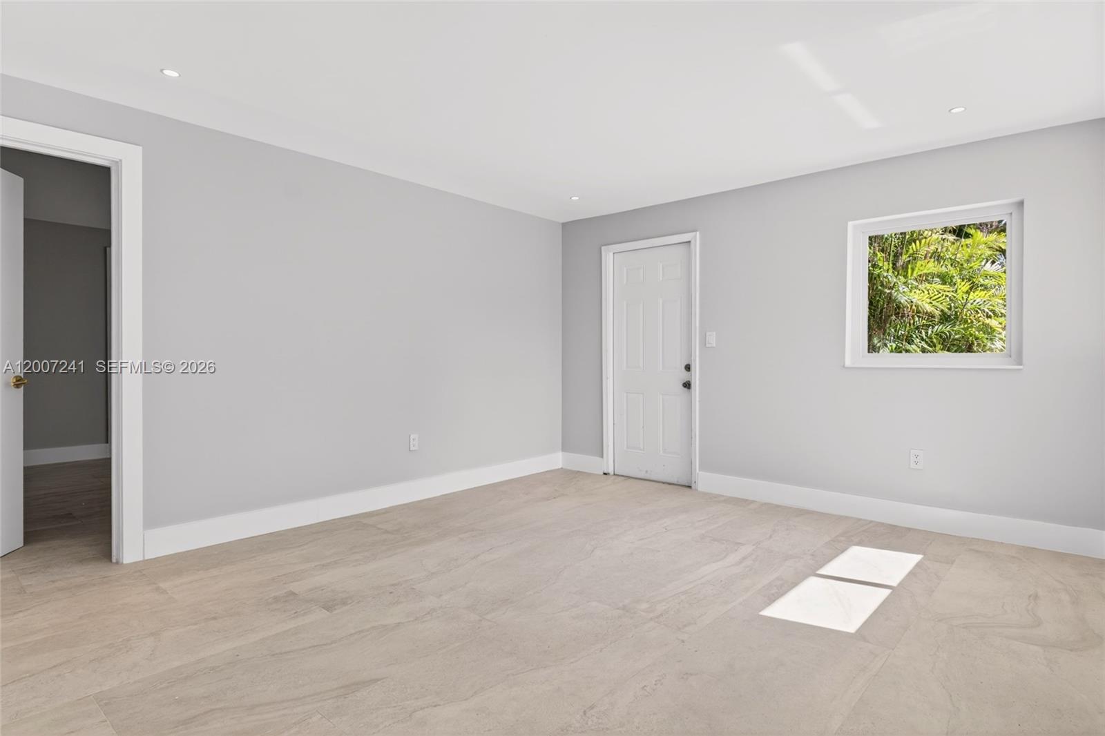 1250 NE 133rd St