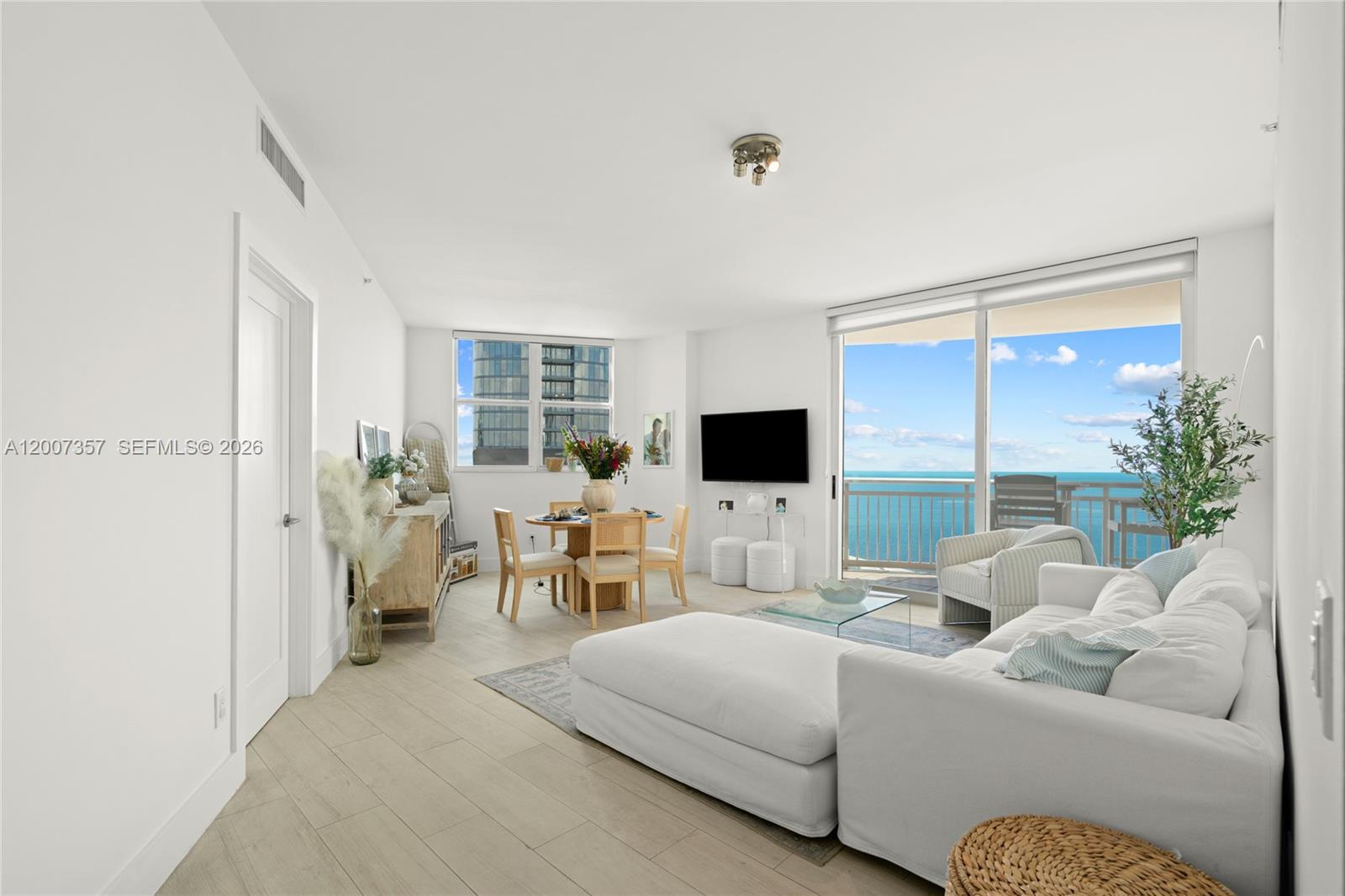 2475 Brickell Ave # 2207