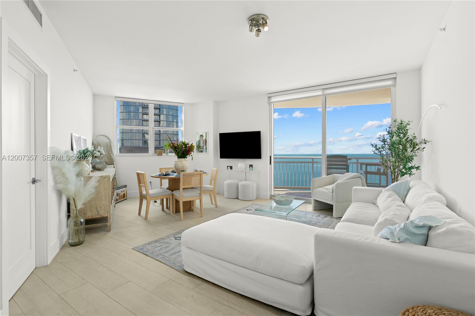 2475 Brickell Ave # 2207