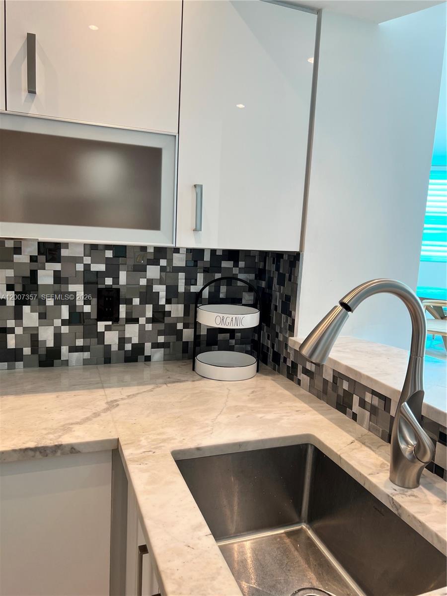 2475 Brickell Ave # 2207