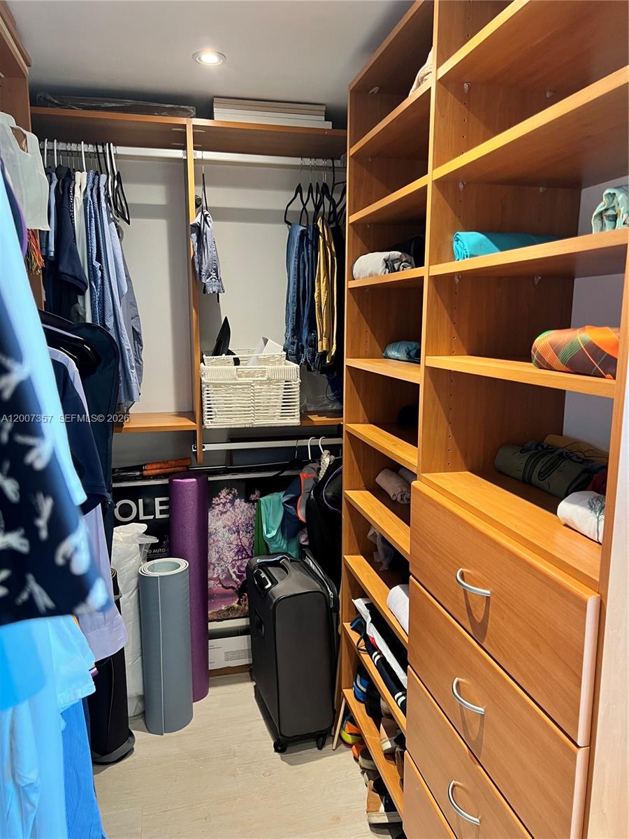 2475 Brickell Ave # 2207