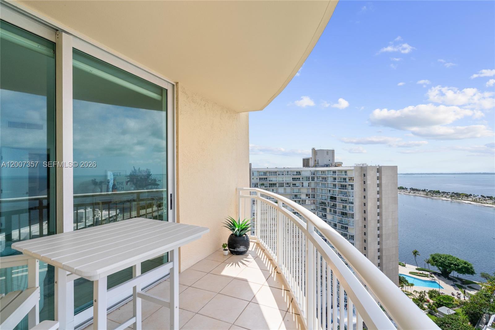 2475 Brickell Ave # 2207