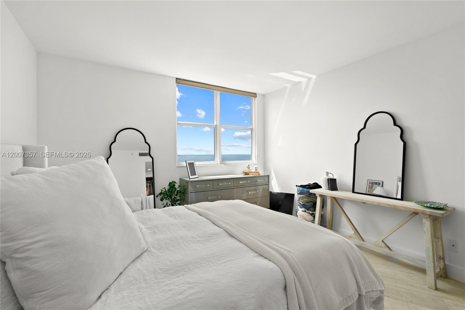 2475 Brickell Ave # 2207