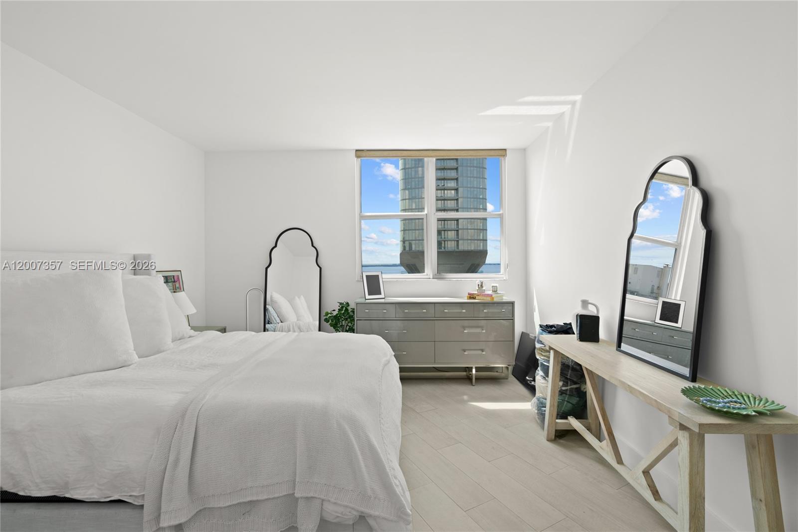 2475 Brickell Ave # 2207