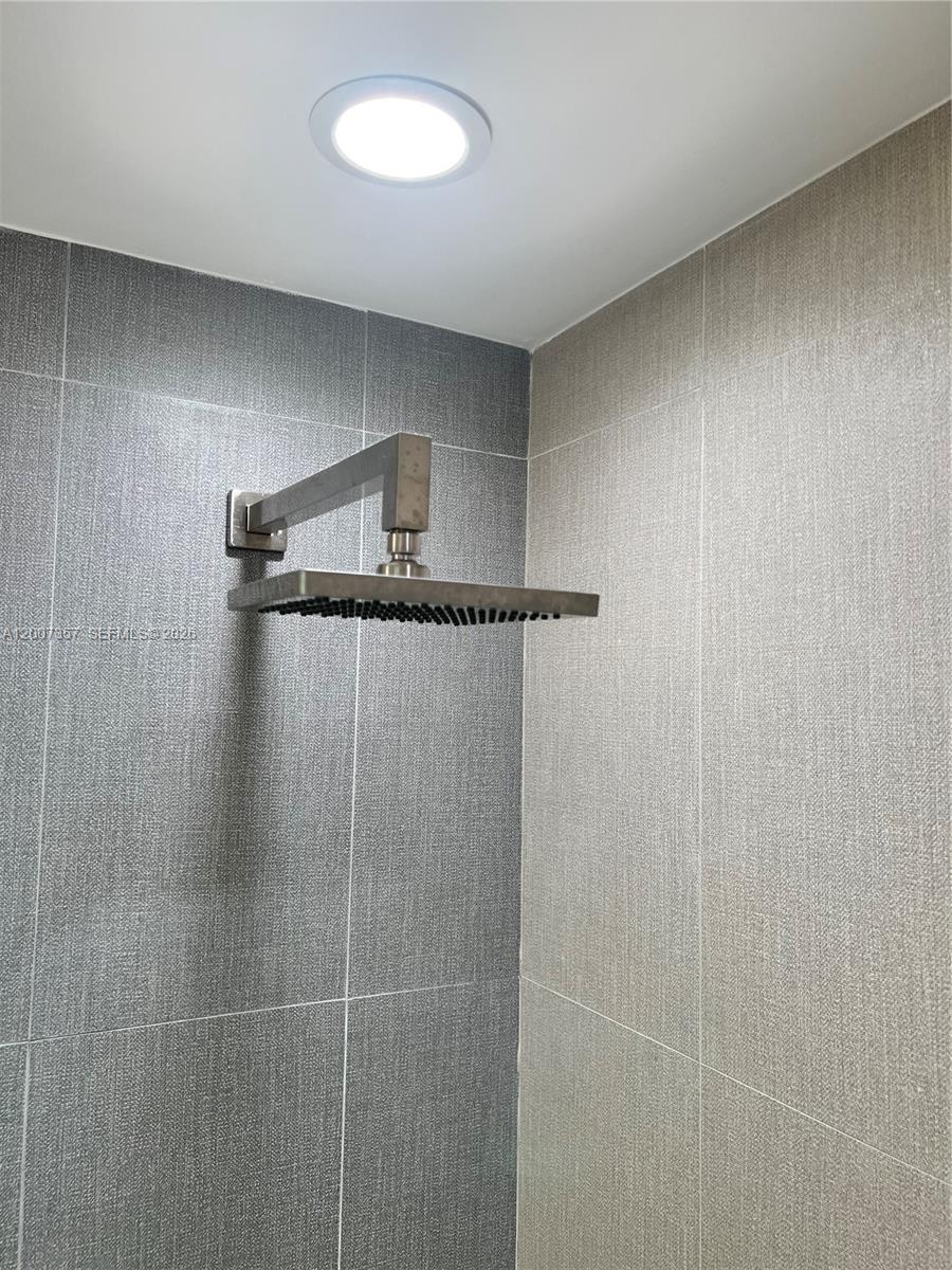 2475 Brickell Ave # 2207