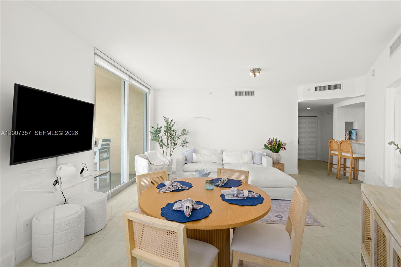 2475 Brickell Ave # 2207