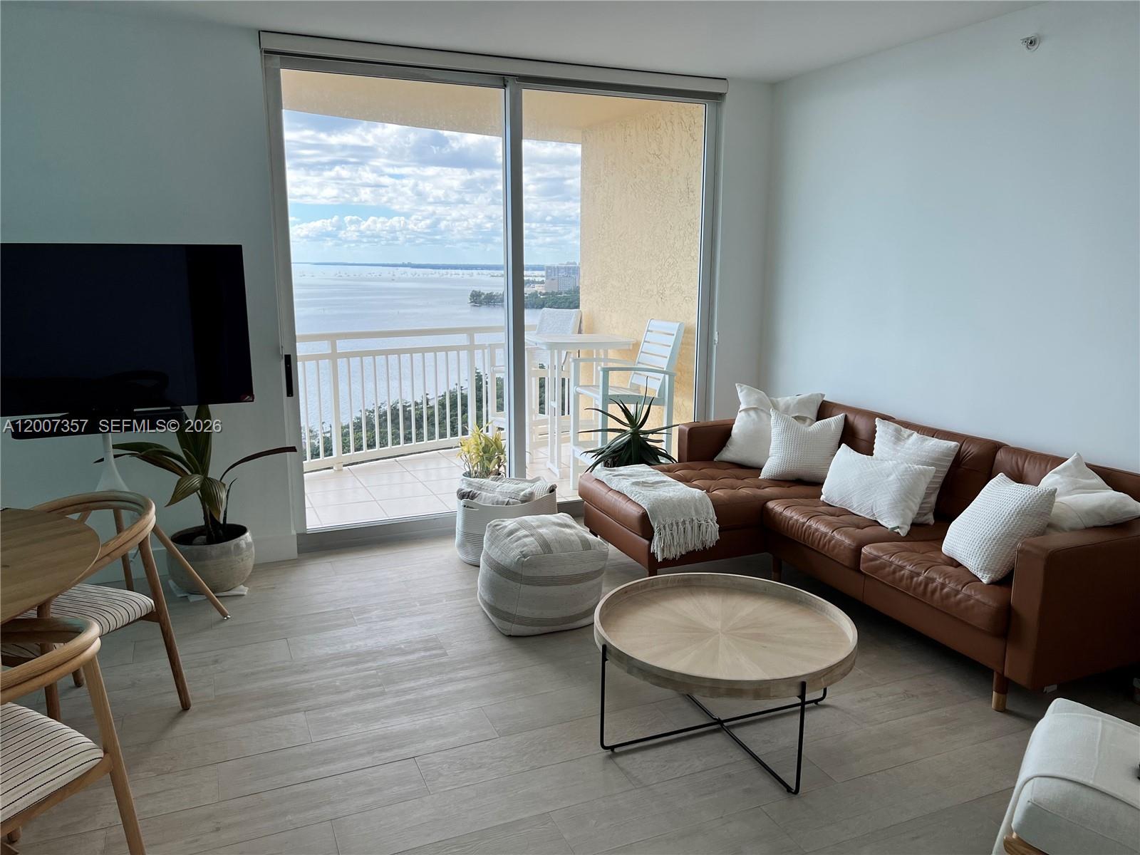 2475 Brickell Ave # 2207