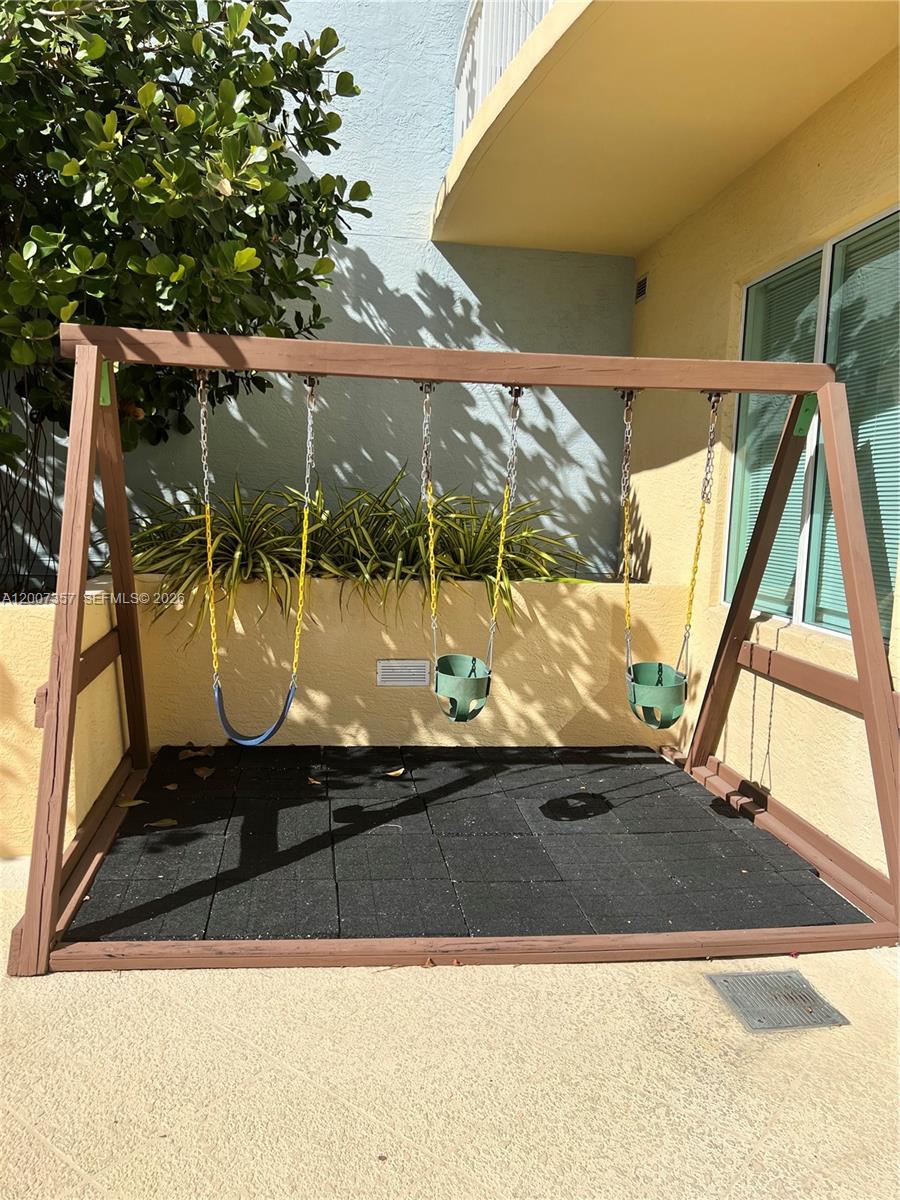 2475 Brickell Ave # 2207