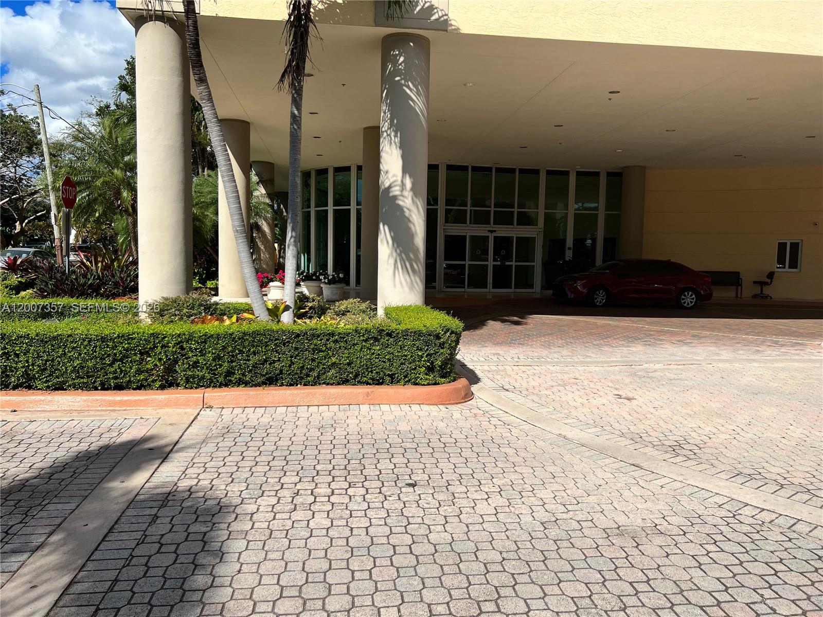 2475 Brickell Ave # 2207