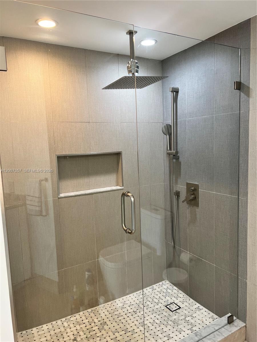 2475 Brickell Ave # 2207