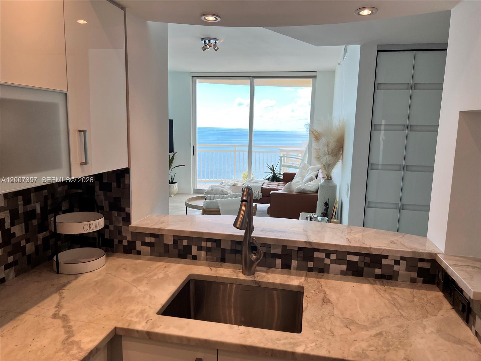 2475 Brickell Ave # 2207