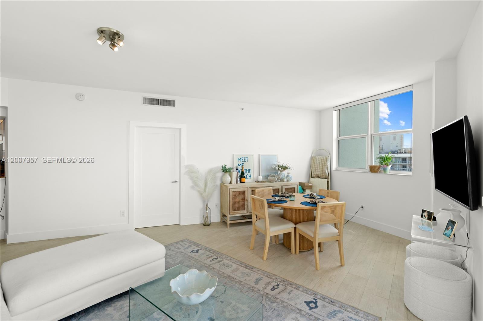 2475 Brickell Ave # 2207