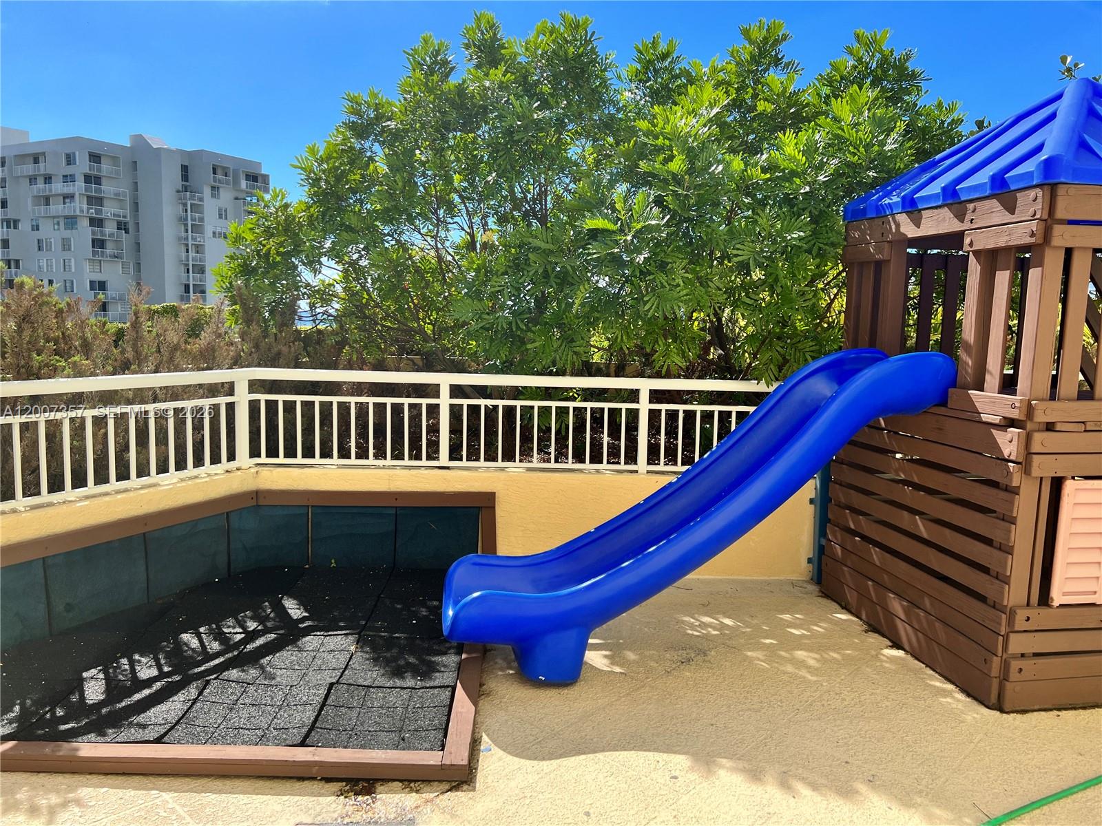 2475 Brickell Ave # 2207