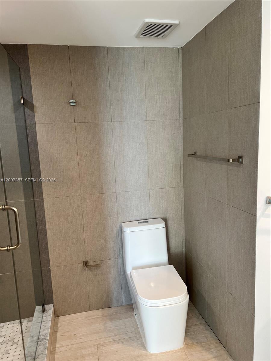 2475 Brickell Ave # 2207