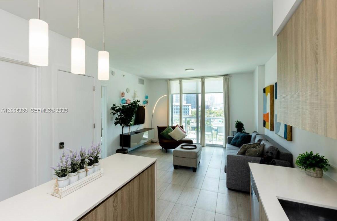 3900 Biscayne Blvd # 906 Unit: S-906