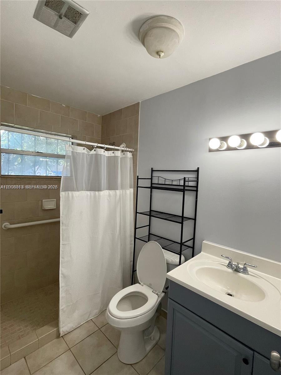 1074 NW 27th St