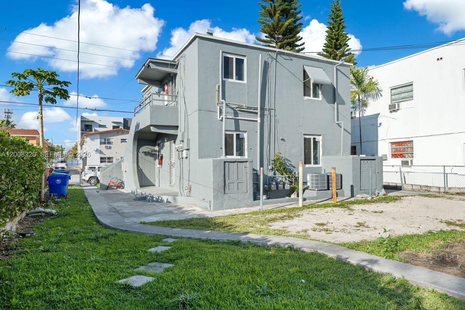 842 SW 3rd St