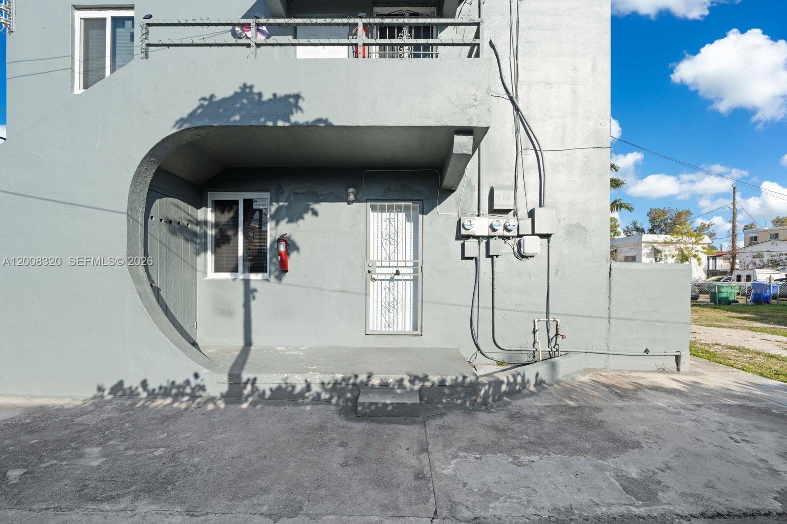 842 SW 3rd St