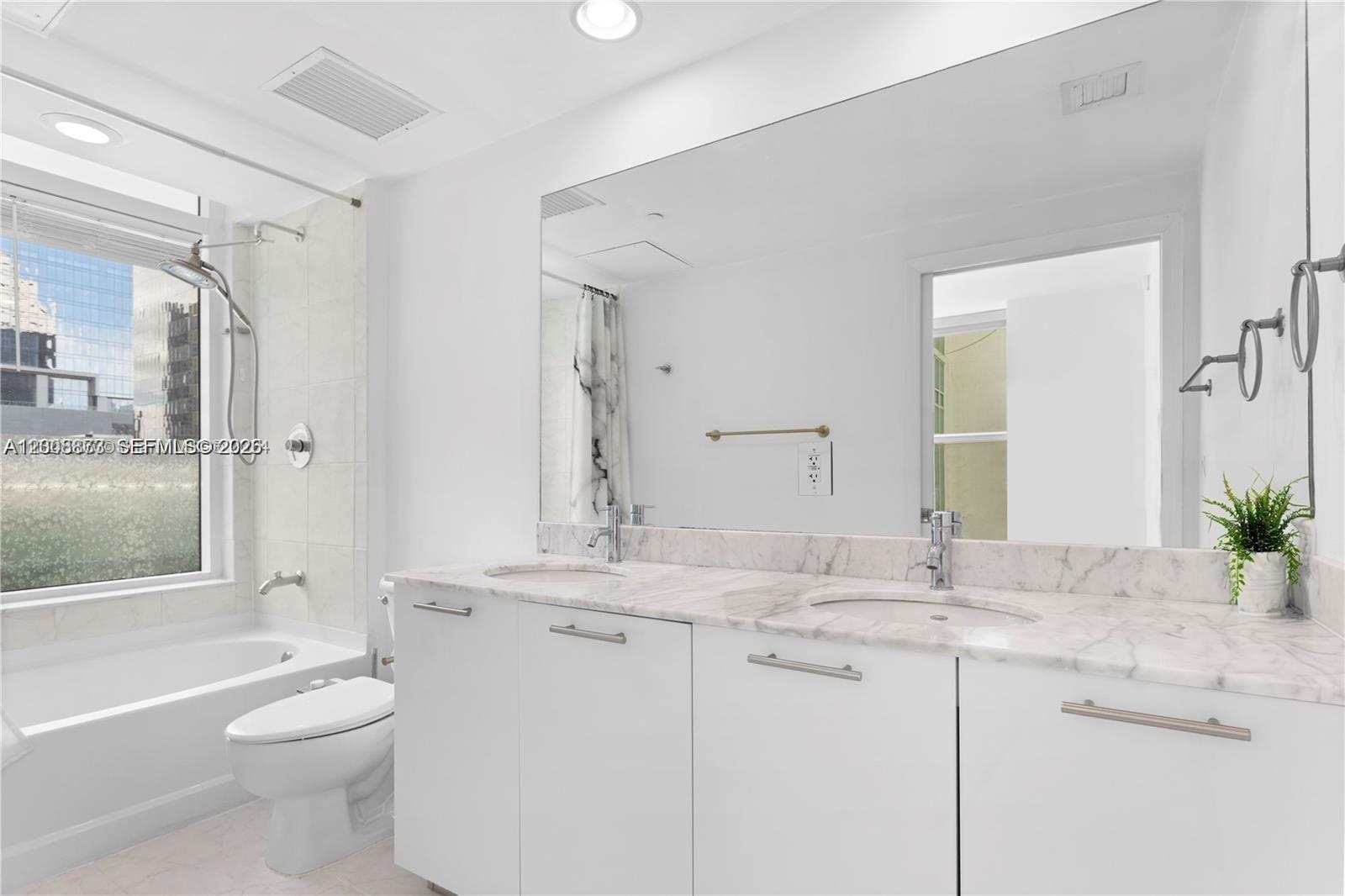 950 Brickell Bay Dr # 501