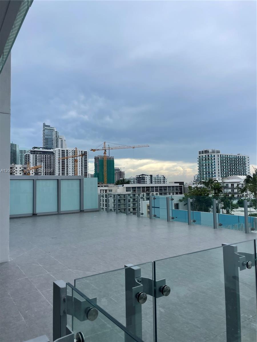 700 NE 26th Ter # 806
