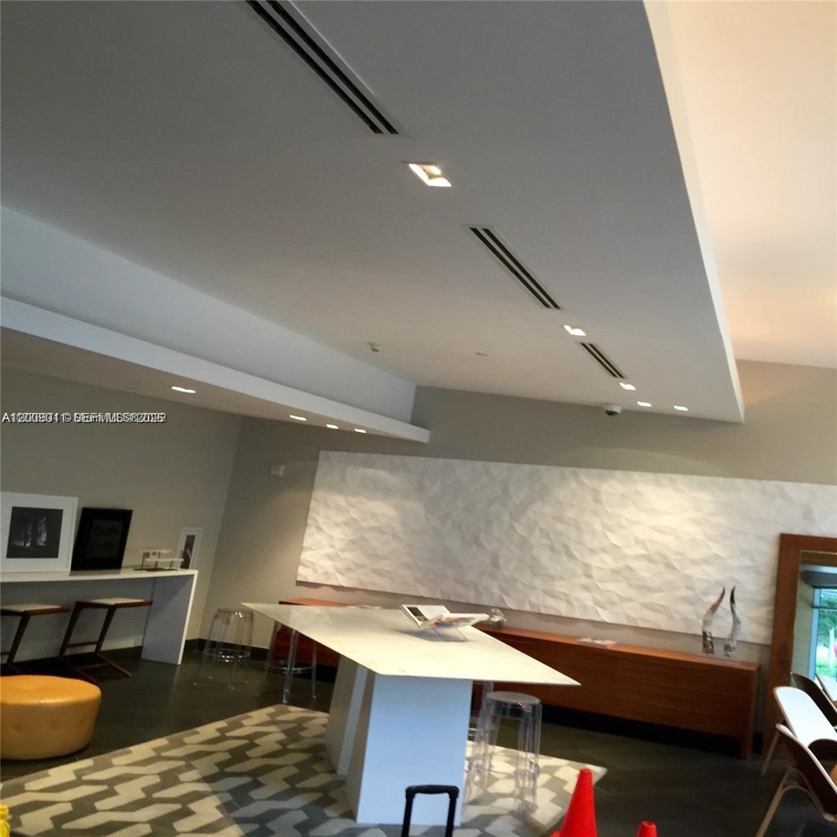 3301 NE 1 AV # H2005