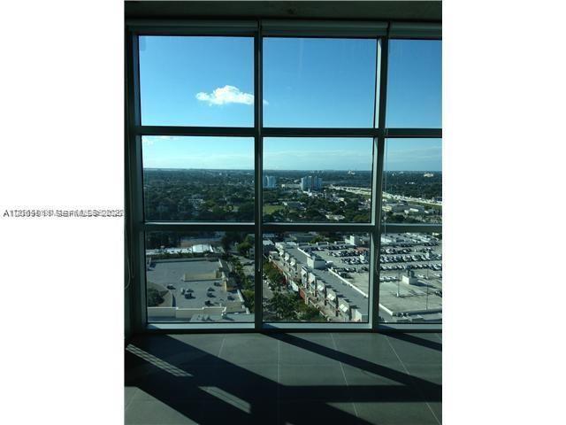 3301 NE 1 AV # H2005