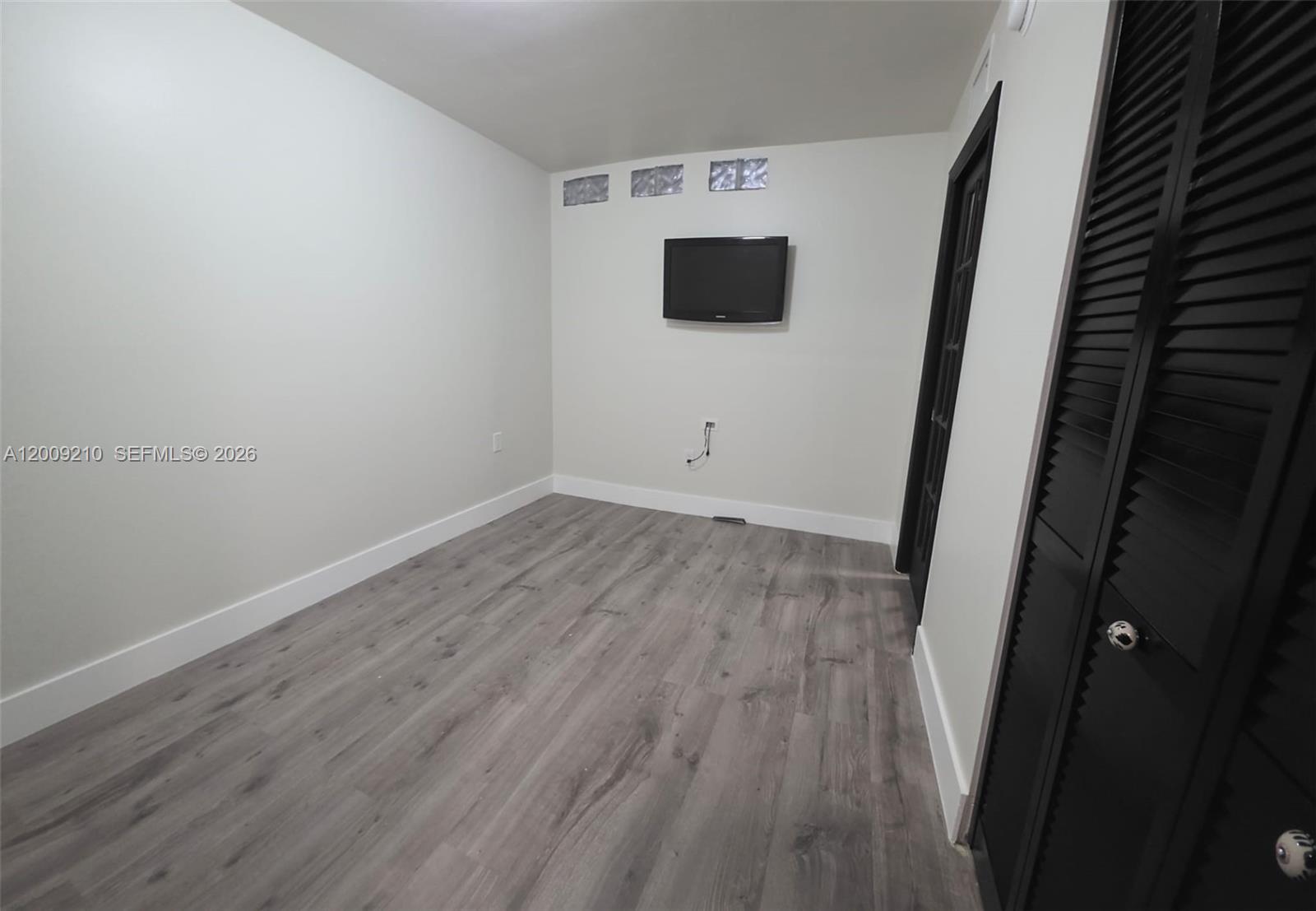 250 Galen Dr # 32