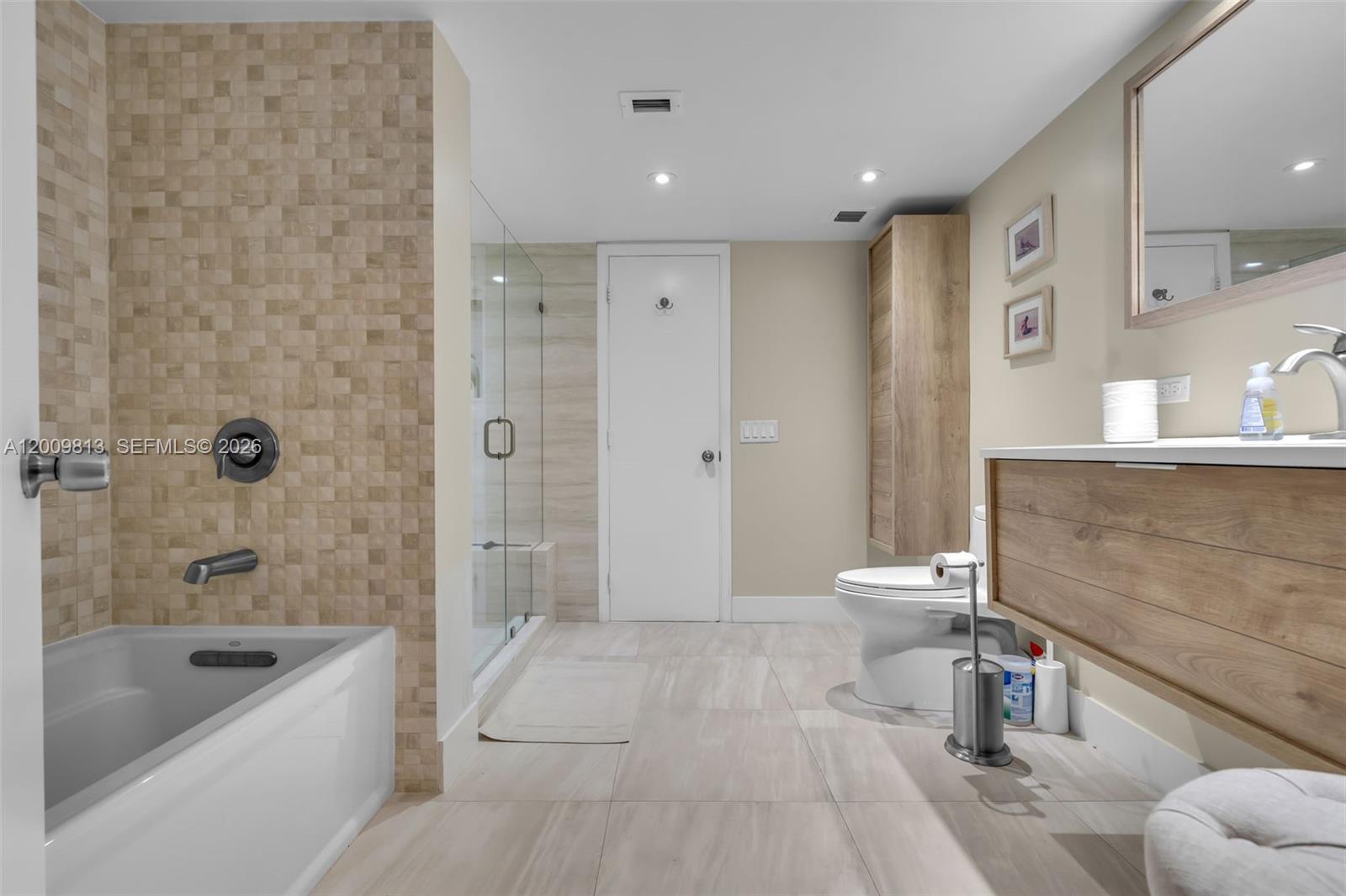 600 Grapetree Dr Unit: 4DS