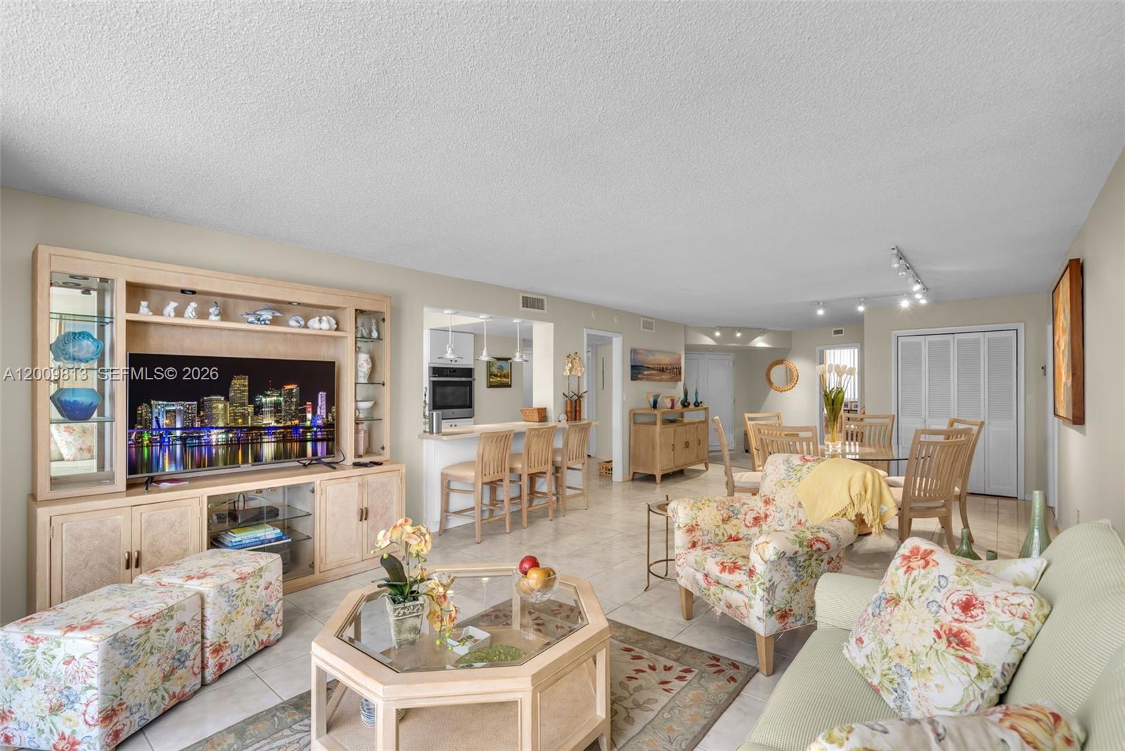 600 Grapetree Dr Unit: 4DS