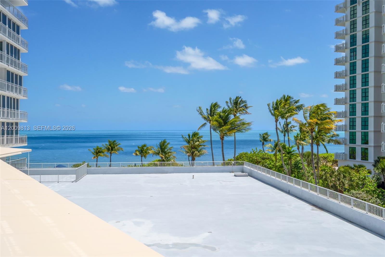 600 Grapetree Dr Unit: 4DS