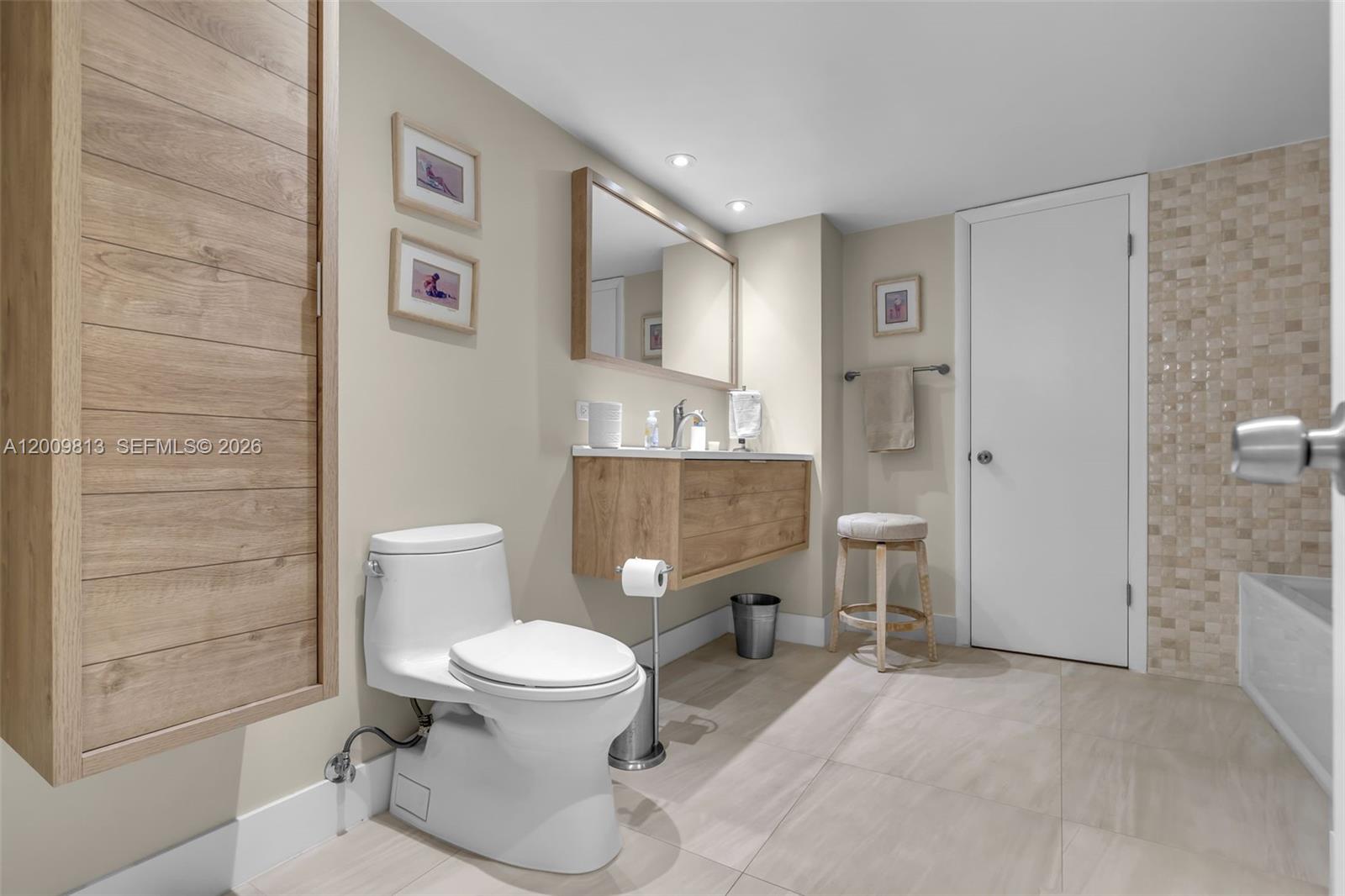 600 Grapetree Dr Unit: 4DS