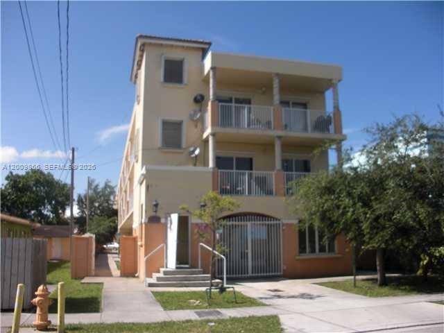 1453 SW 3 ST # 206