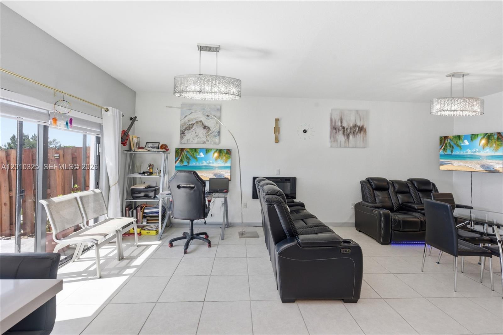 20572 NE 5th Pl