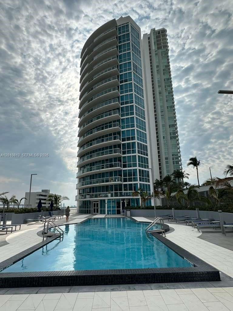 480 NE 30th St # 2102