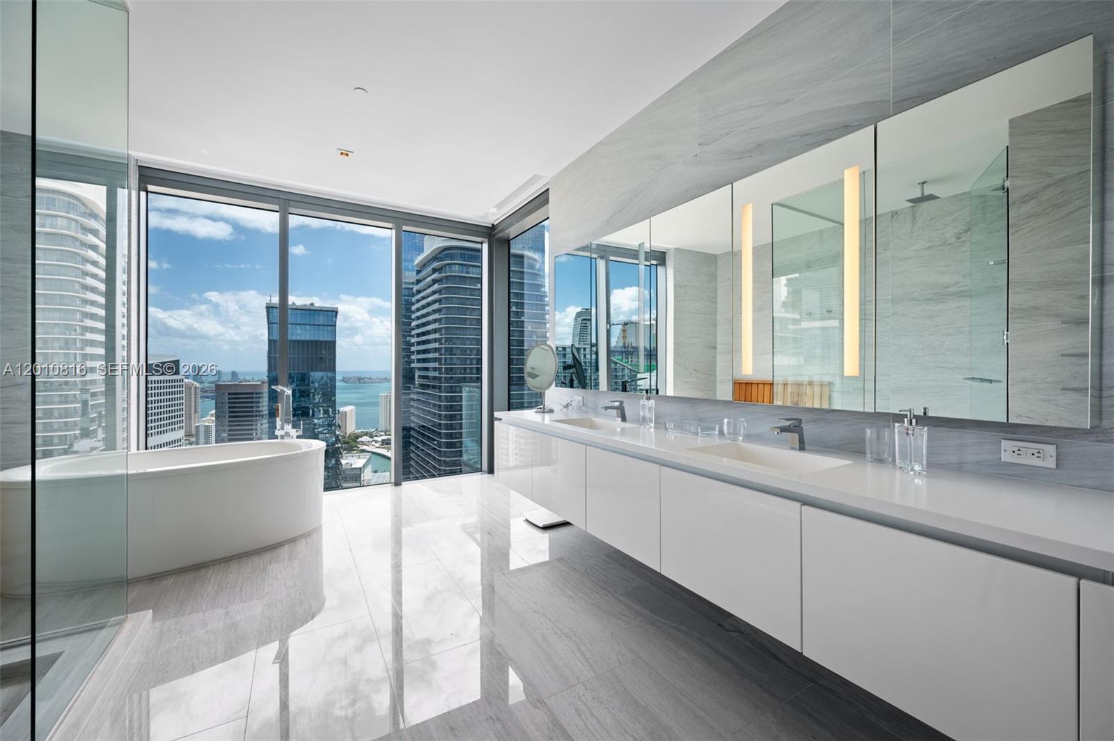 88 SW 7th St Unit: PH4301