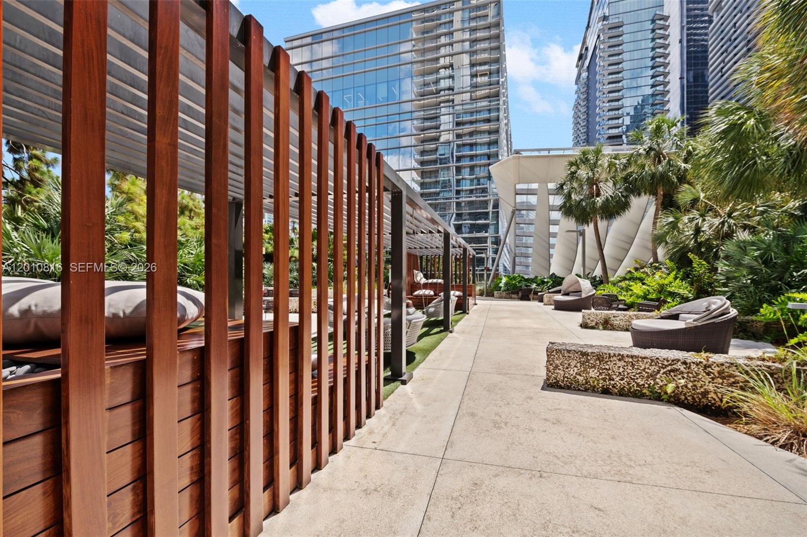 88 SW 7th St Unit: PH4301