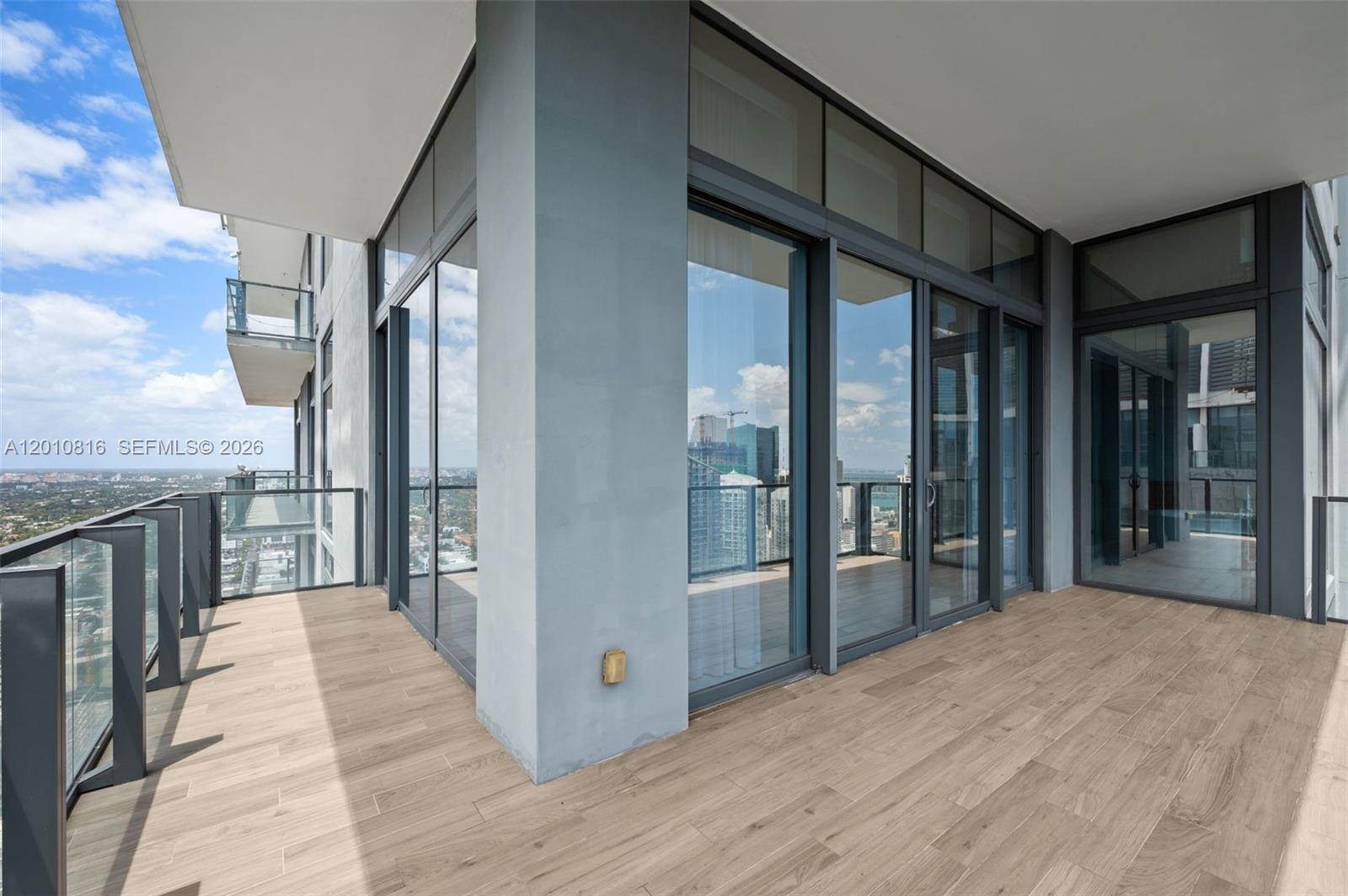 88 SW 7th St Unit: PH4301