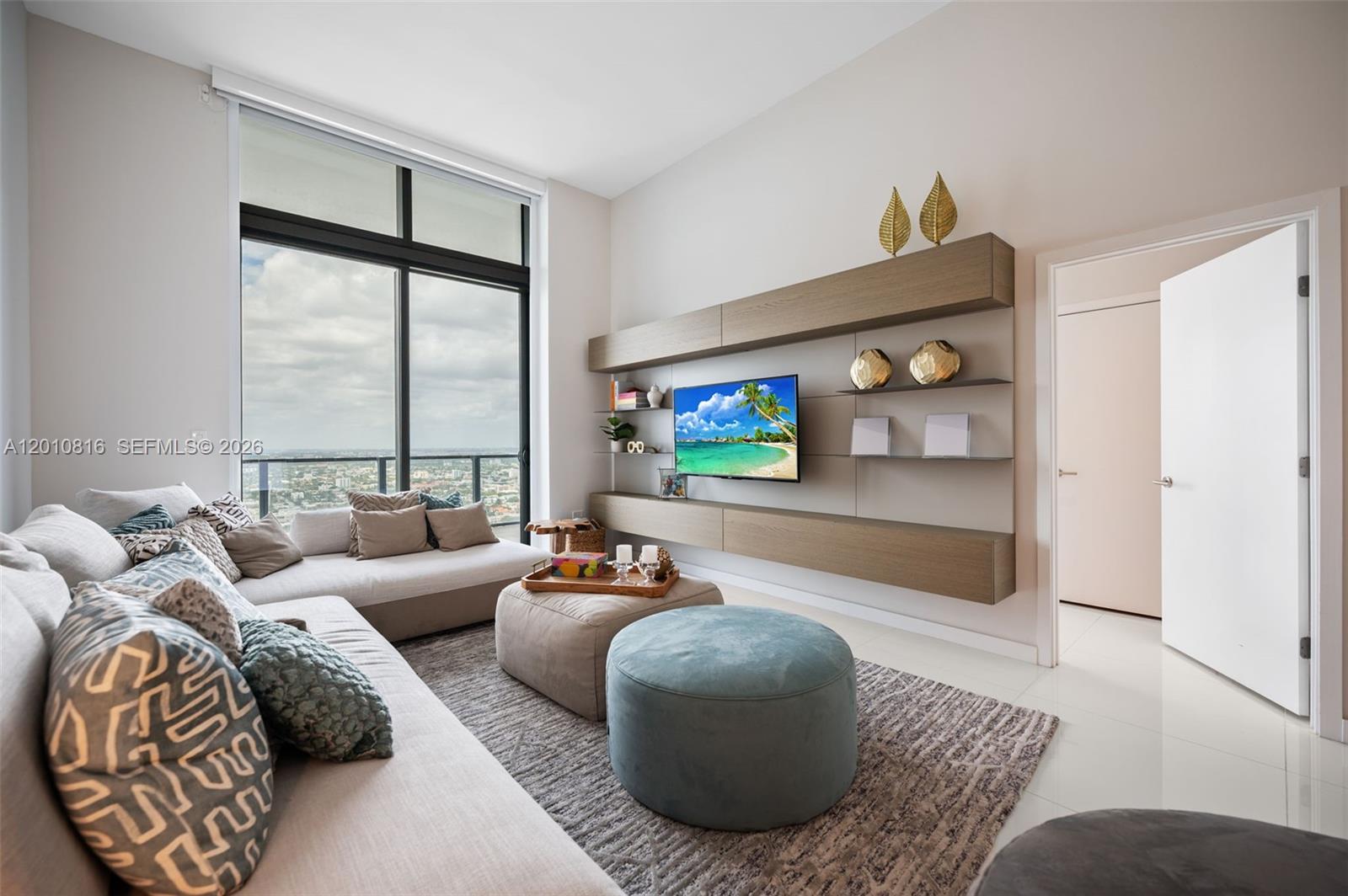 88 SW 7th St Unit: PH4301