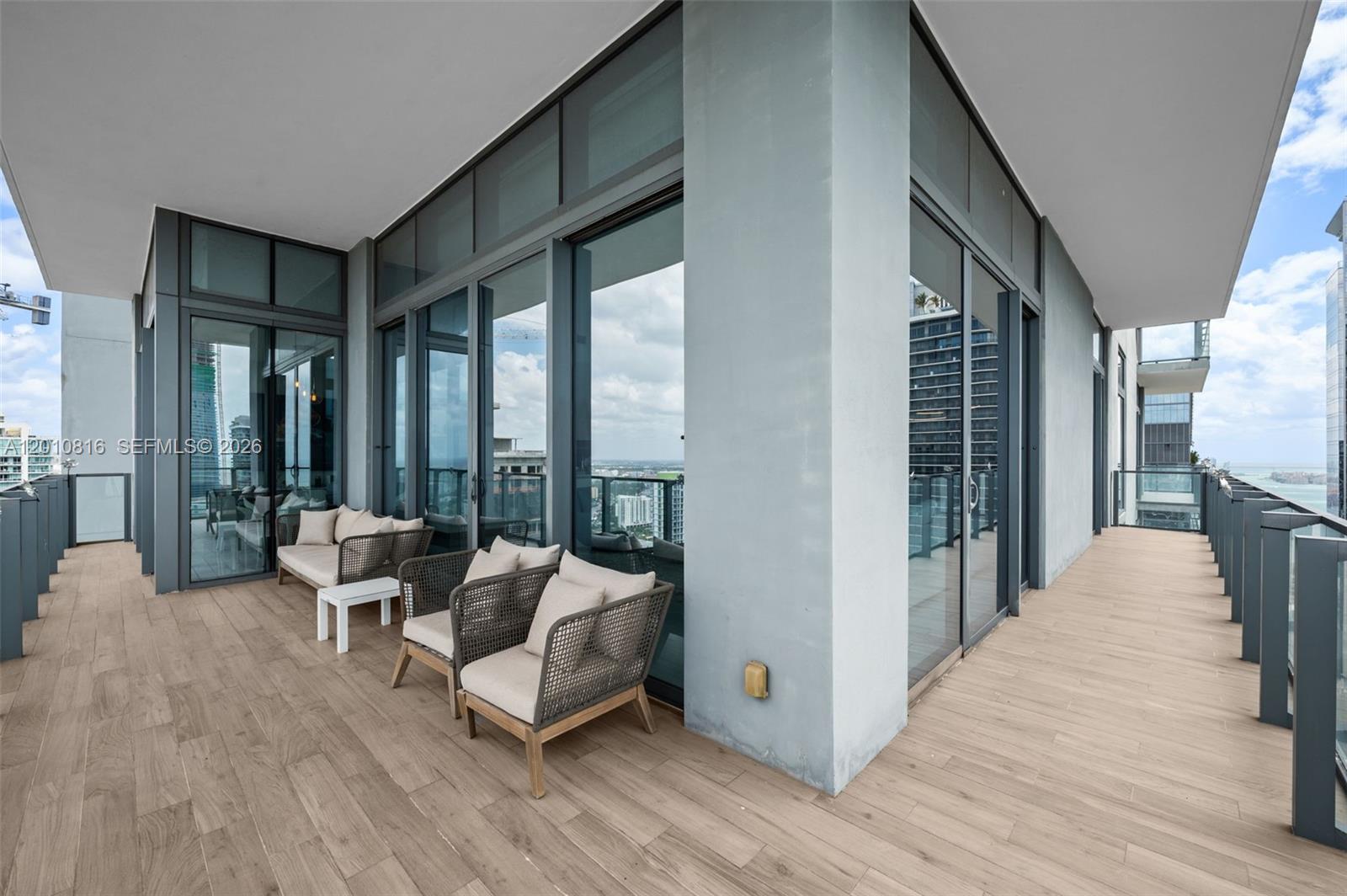 88 SW 7th St Unit: PH4301