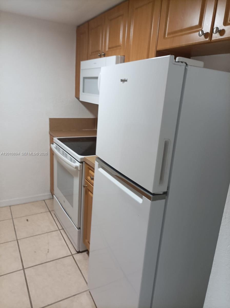 637 SW 3rd St # 206
