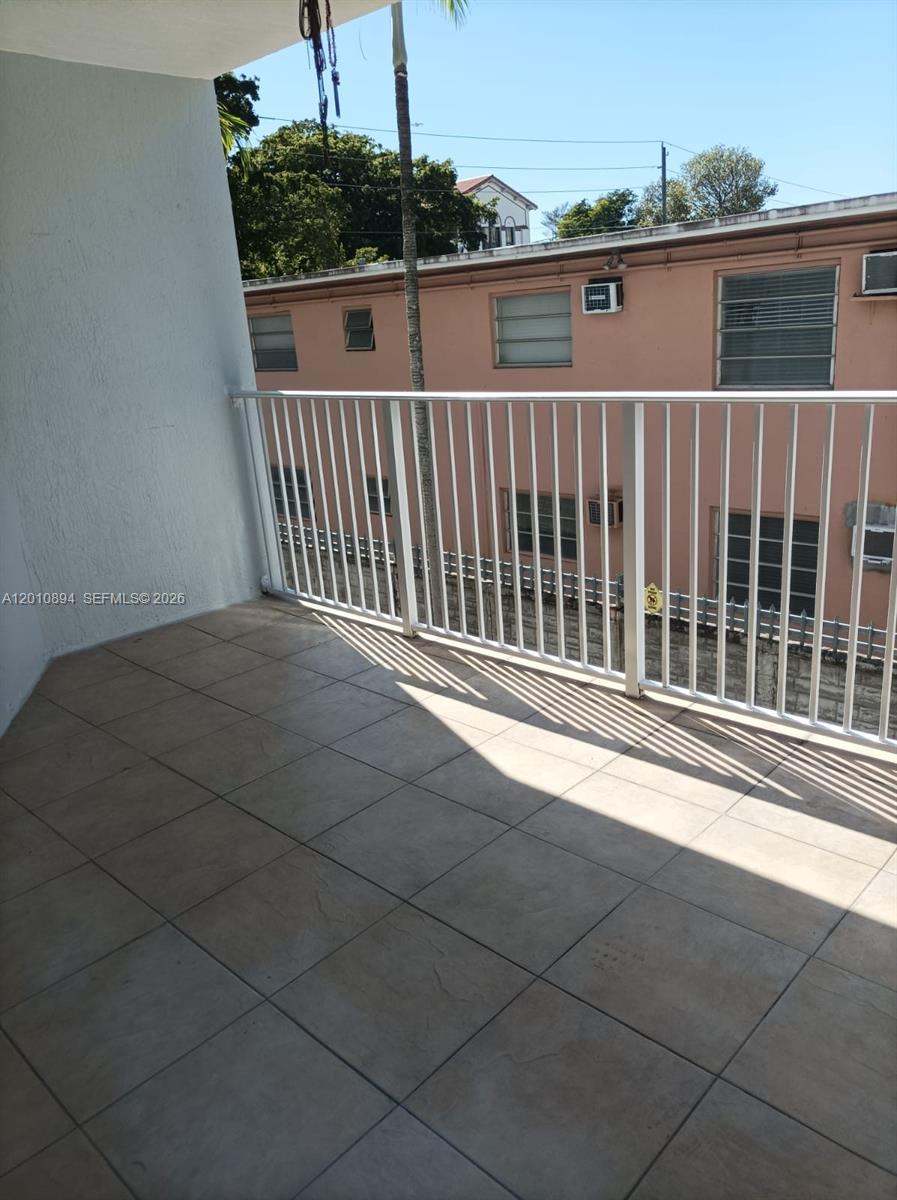 637 SW 3rd St # 206