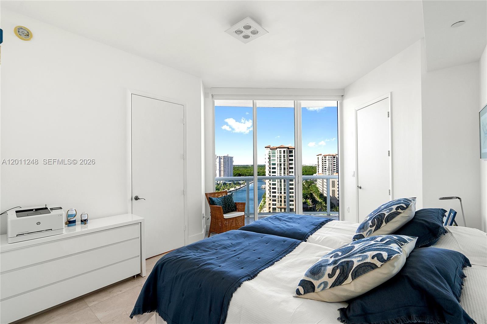 15901 Collins Ave # 1206