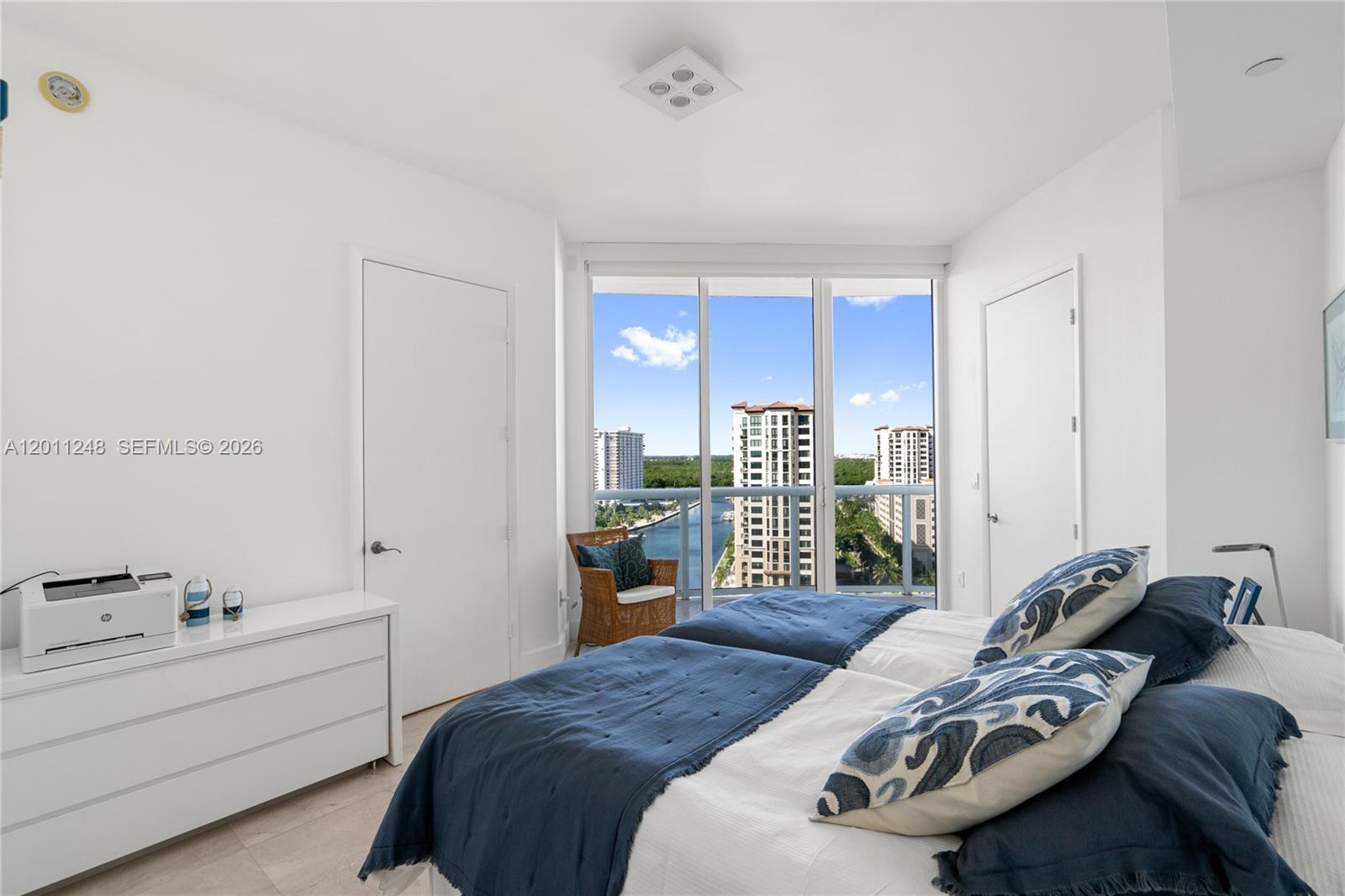 15901 Collins Ave # 1206